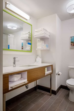 Images Hampton Inn Paramus