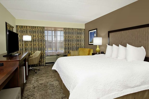 Images Hampton Inn & Suites Rockville Centre