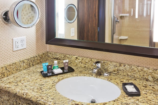 Images Crowne Plaza Anchorage-Midtown by IHG