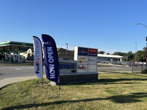 Images FedEx Office Print & Ship Center