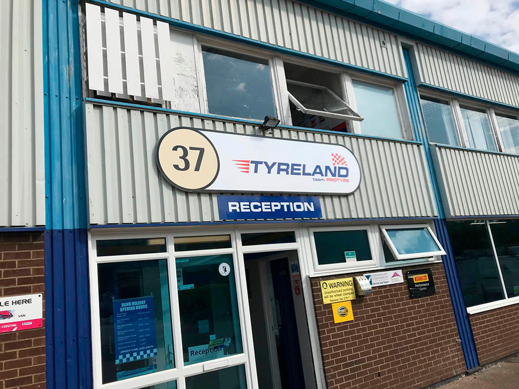 Tyreland - Team Protyre Southampton 02380 084071