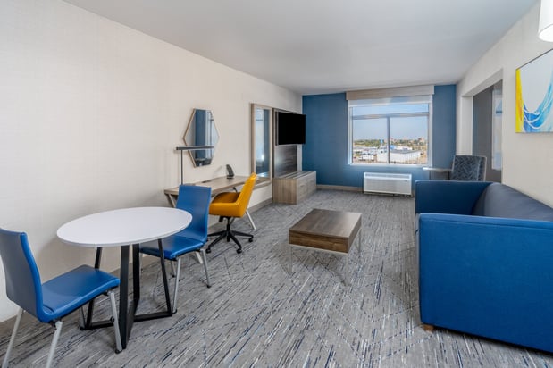 Images Holiday Inn Express & Suites Cheyenne by IHG