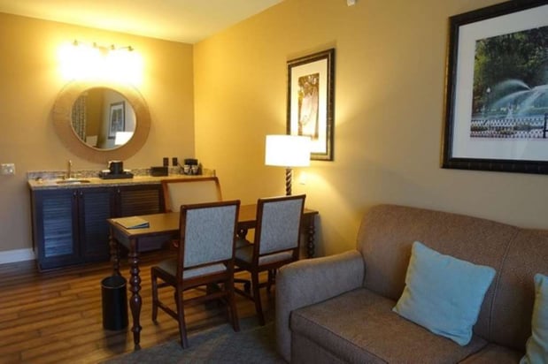 Images Embassy Suites by Hilton Savannah Historic District