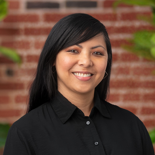 Donna Jabillo headshot.