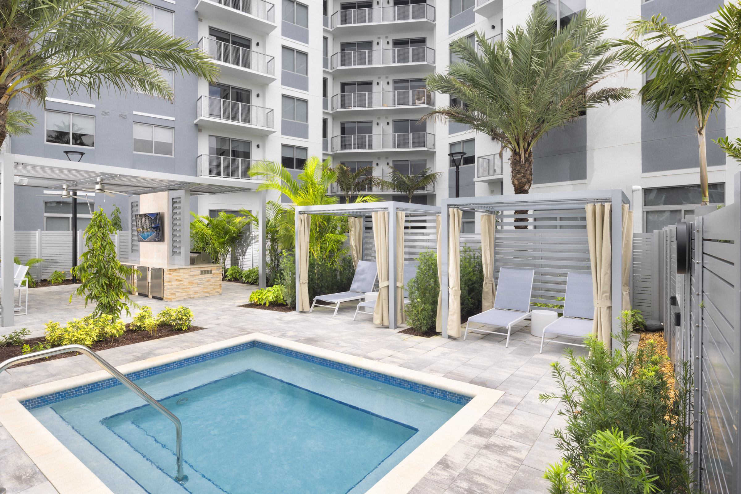 Heated Whirpool Spa at The Marc Luxury Apartments in Palm Beach Gardens FL