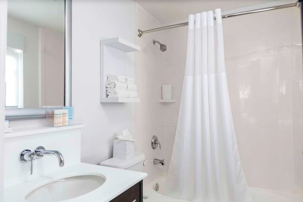 Images Hotel Continental Miami Beach, Tapestry Collection by Hilton