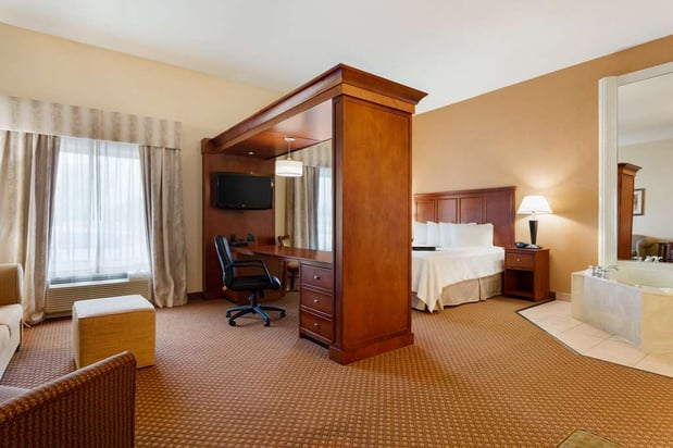 Images Hampton Inn & Suites Detroit/Chesterfield Township