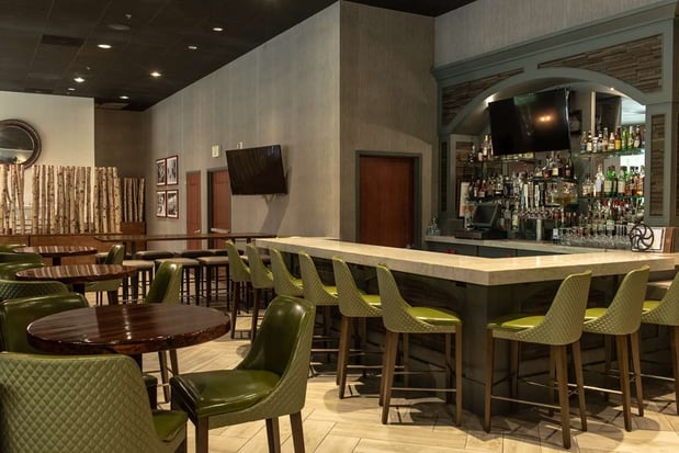 Images Hotel Zessa Orange County Airport, a DoubleTree by Hilton
