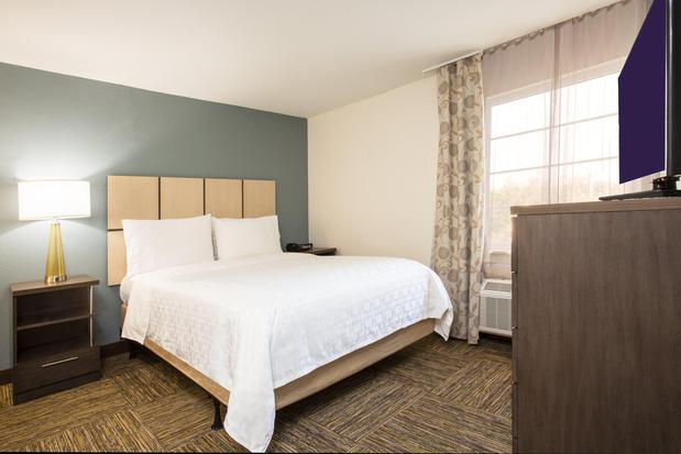 Images Candlewood Suites Ft. Lauderdale Airport/Cruise, an IHG Hotel