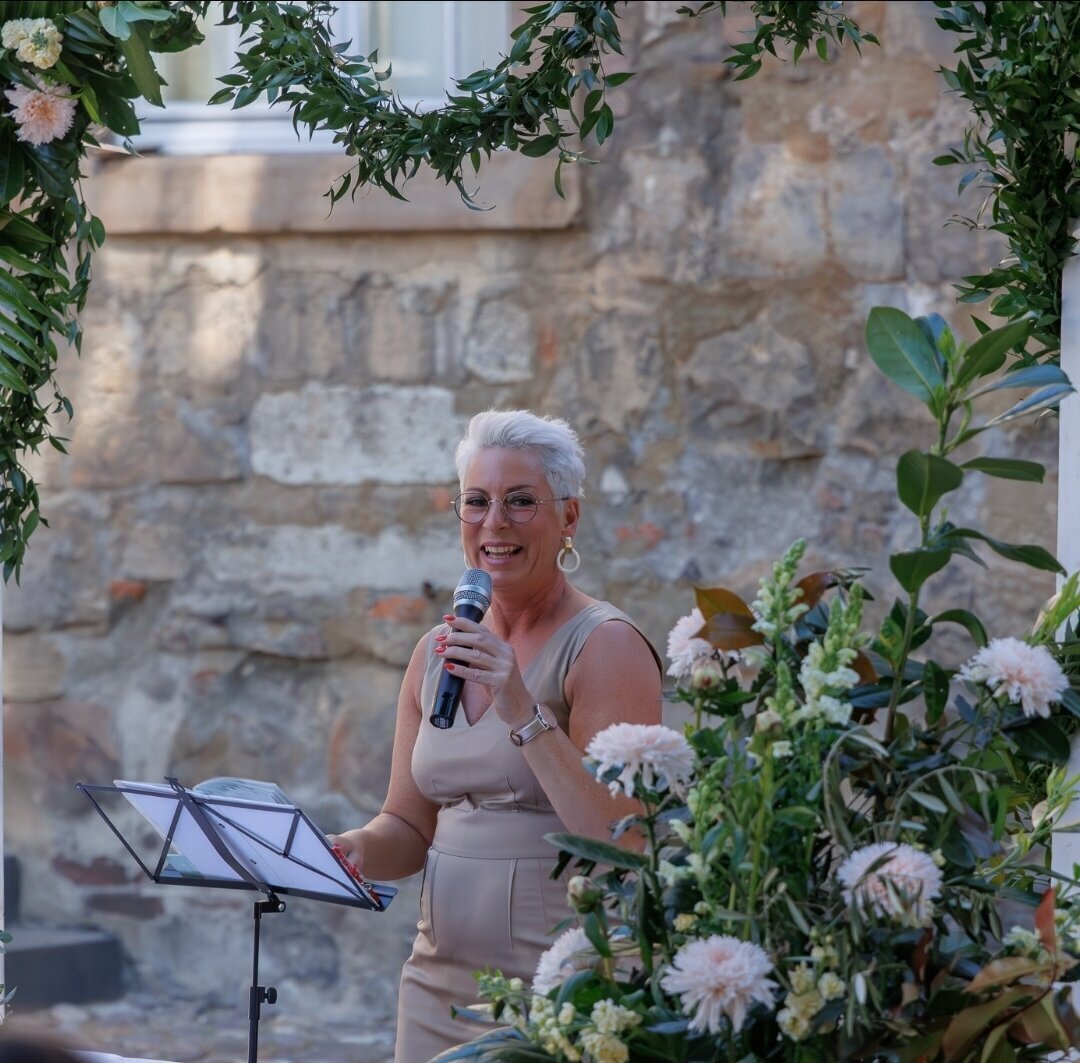 Aus2machGlück - freie Rednerin - Kerstin Kurz, Kastanienstraße 4A in Siegburg