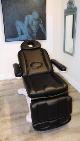 Images AHIMSA PIERCING STUDIO, FINE JEWELRY & MEDICAL AESTHETICS