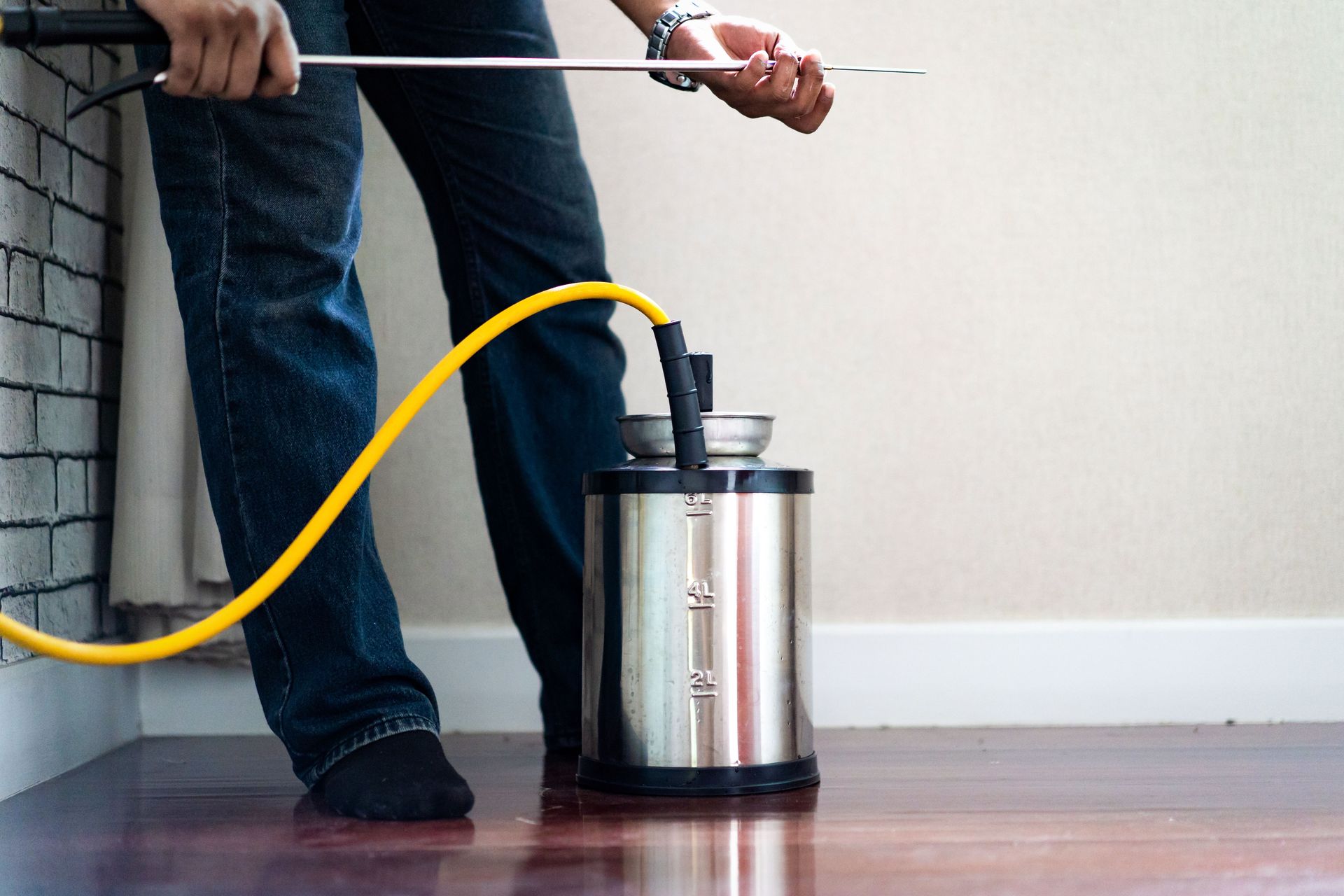 Go2-Pros Pest Control Image