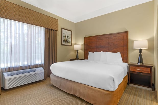 Images Best Western Plus Monica Royale Inn & Suites