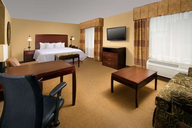 Images Hampton Inn & Suites San Antonio-Airport