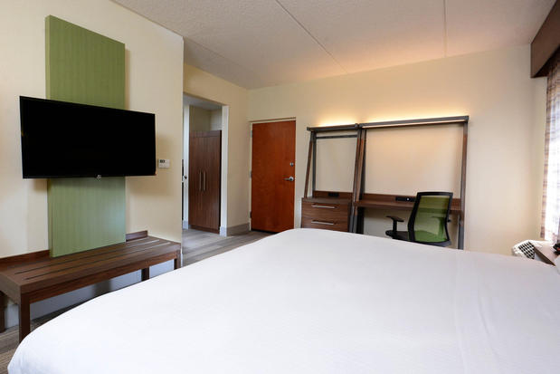 Images Holiday Inn Express & Suites Raleigh Durham Airport at Rtp, an IHG Hotel