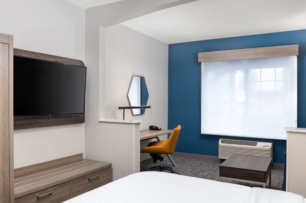Images Holiday Inn Express & Suites Portland-Jantzen Beach by IHG