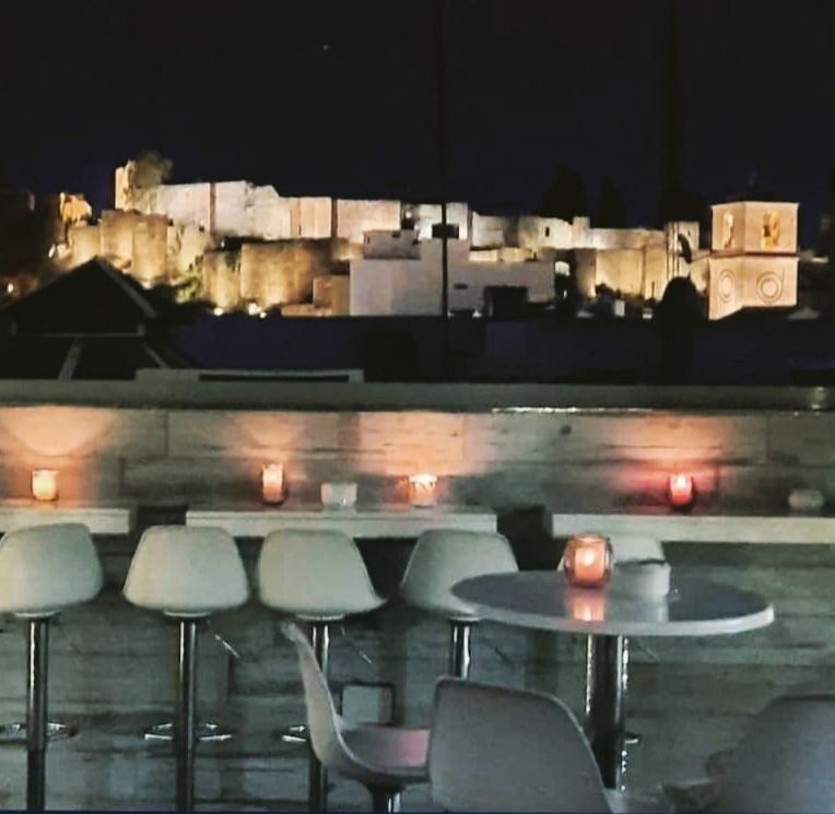 Images Terraza la Merced Karaoke Bar