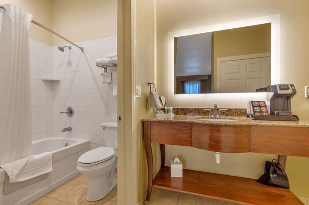 Images Best Western Plus Swiss Chalet Hotel & Suites