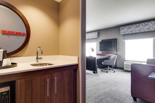 Images Hampton Inn & Suites Nashville North Skyline