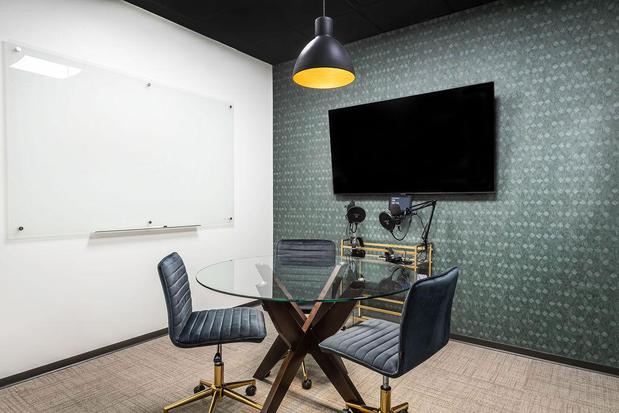 Images Lucid Private Offices - Cumberland / The Battery