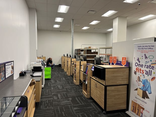 Images FedEx Office Print & Ship Center