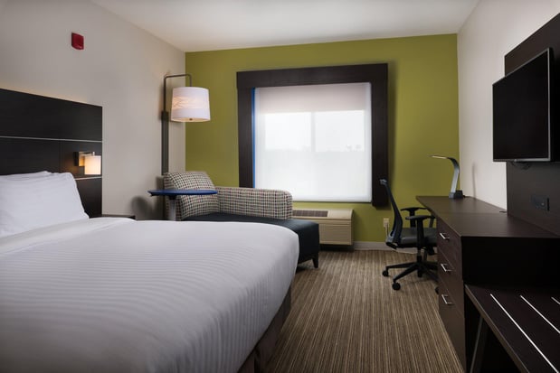 Images Holiday Inn Express & Suites Independence-Kansas City by IHG