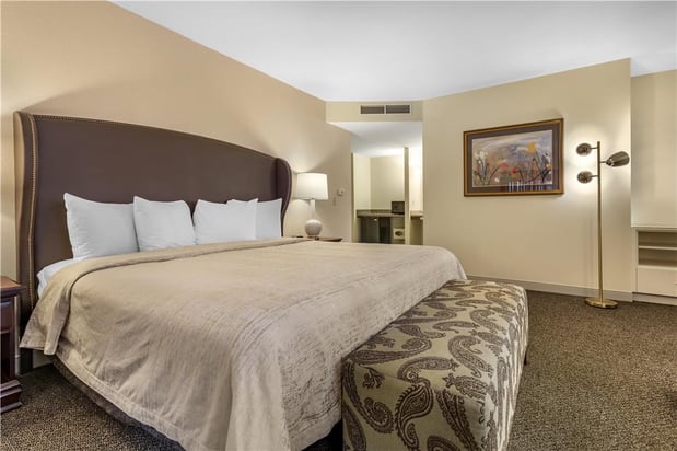 Images Best Western Plus The Normandy Inn & Suites