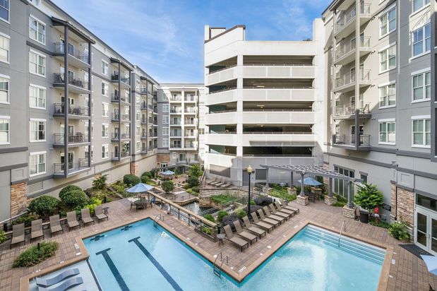 Images Windsor Brookhaven Apartments