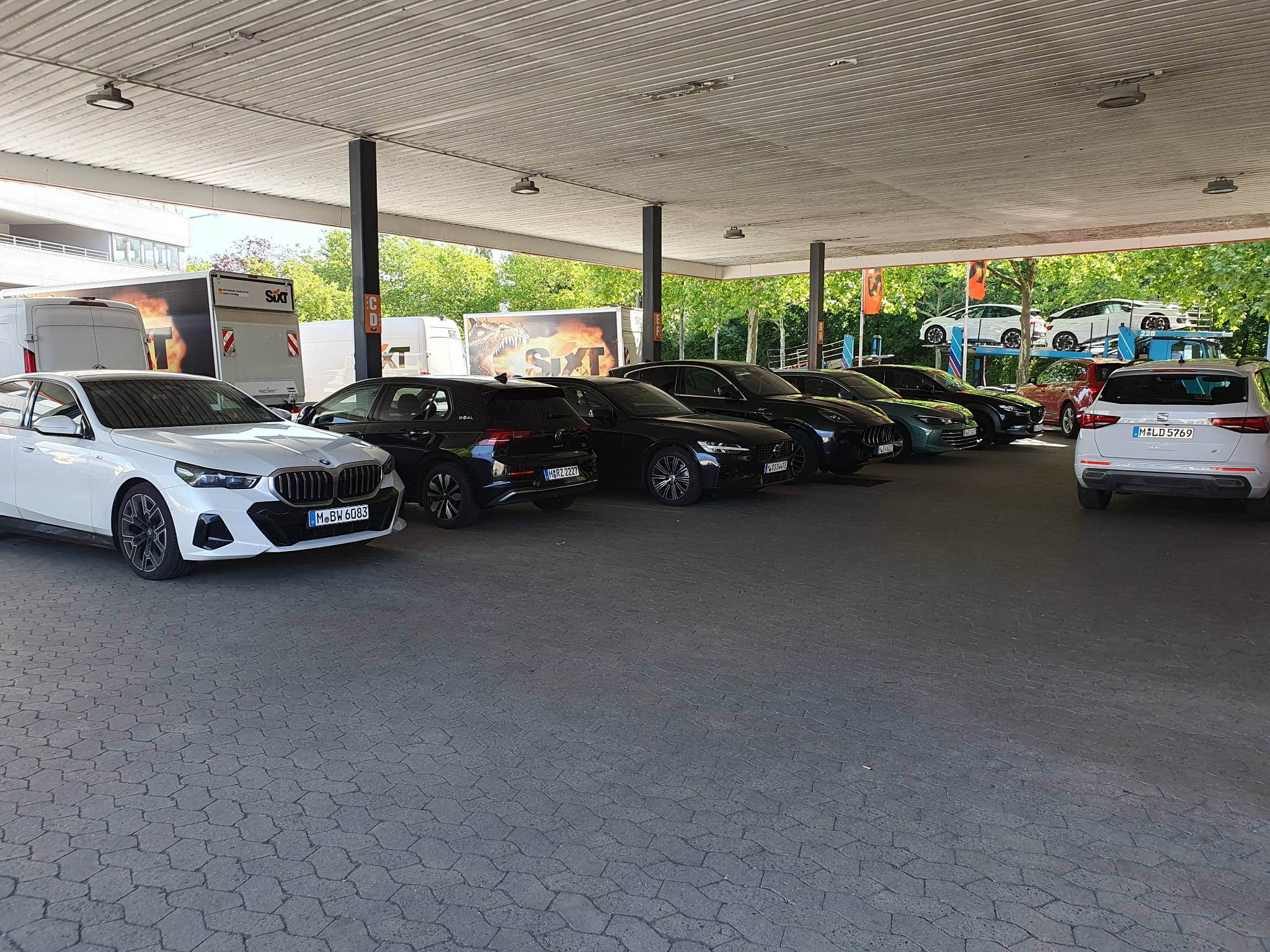 SIXT Autovermietung Braunschweig Süd, Berliner Platz 1B in Braunschweig
