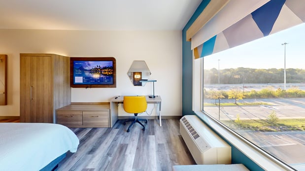 Images Holiday Inn Express & Suites Chicago Schaumburg by IHG