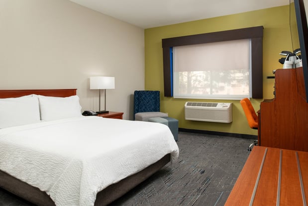 Images Holiday Inn Express & Suites Farmington (Bloomfield) by IHG