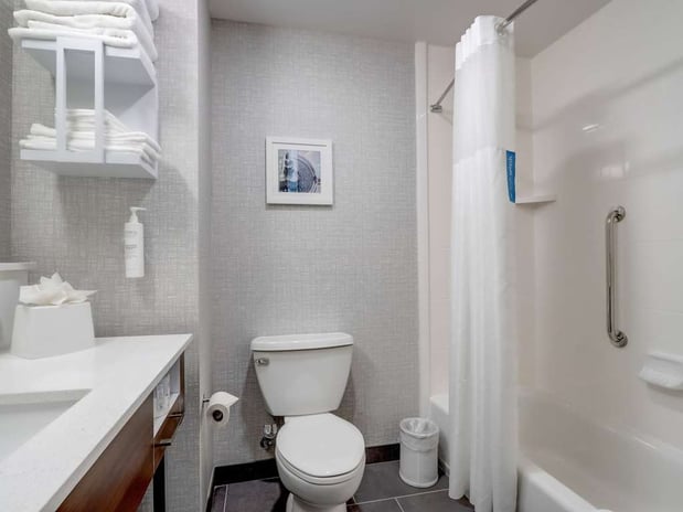 Images Hampton Inn and Suites by Hilton Cincinnati Midtown Rookwood