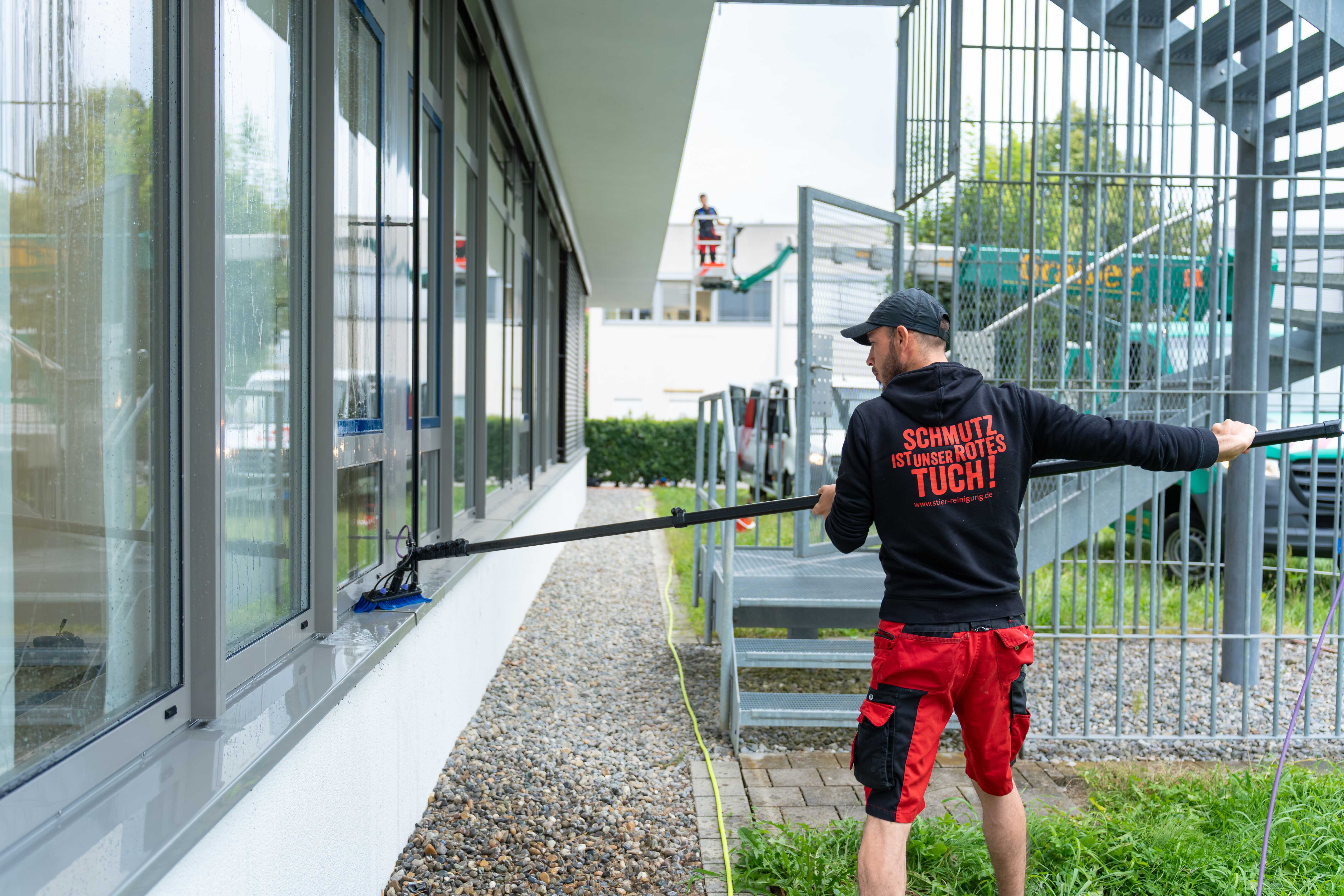 Bild 3 Stier Gebäudereinigung + Service GmbH in Ravensburg