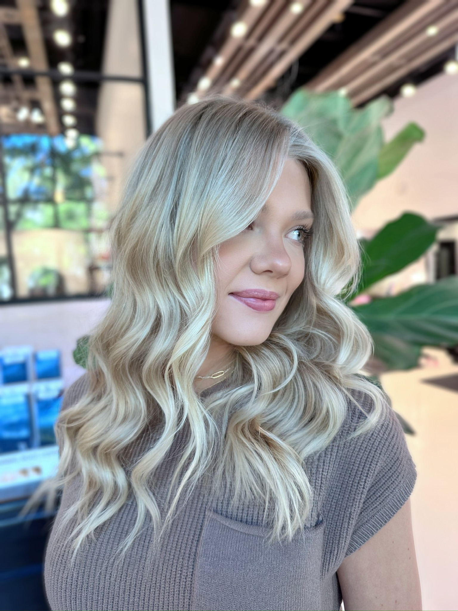 Top Hair Salon in The Woodlands, TX For Blonding and Haircuts