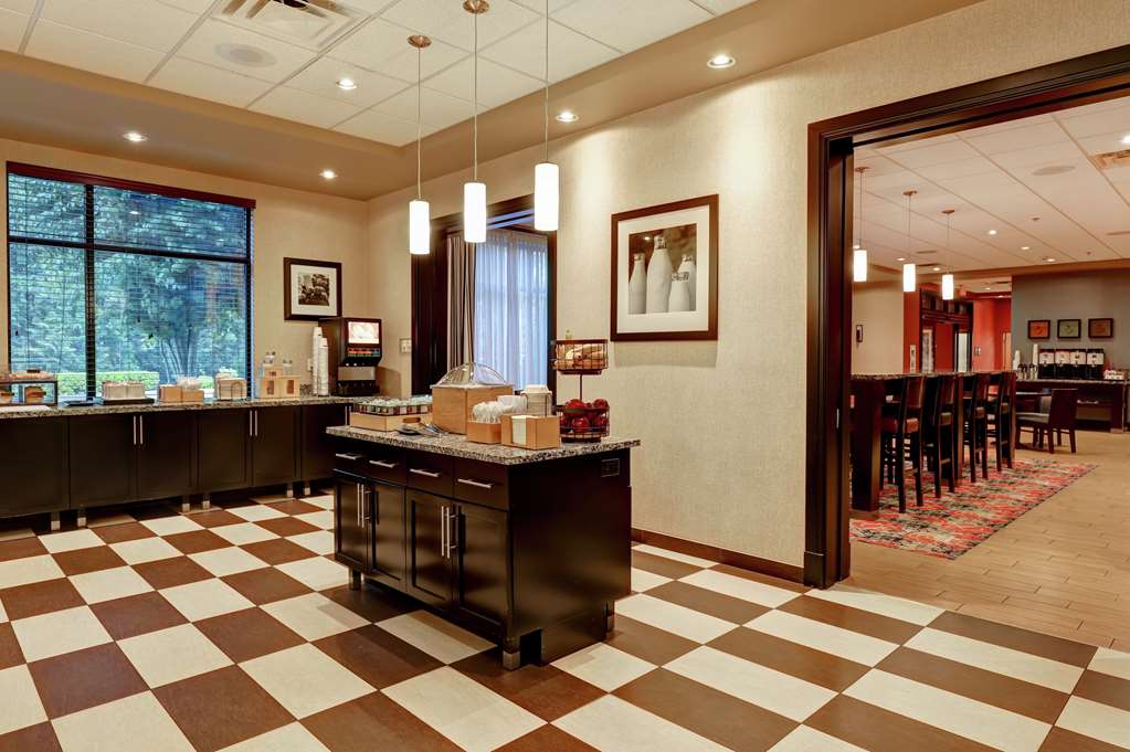 Breakfast Area Hampton Inn by Hilton Chilliwack Chilliwack (604)392-4667