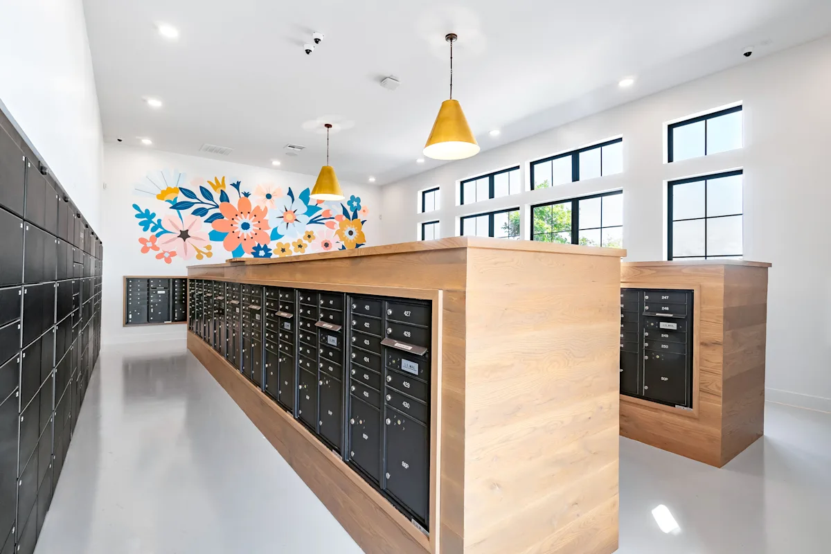 24/7 Luxer Package Lockers