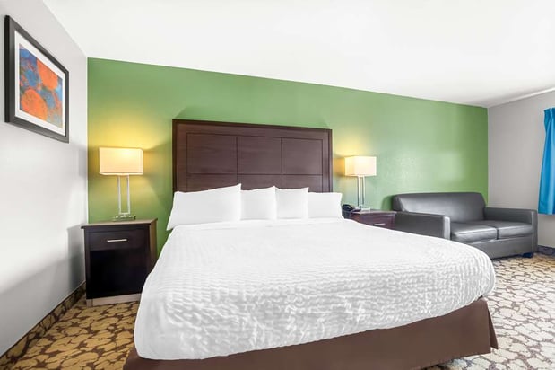 Images SureStay Plus by Best Western Bettendorf