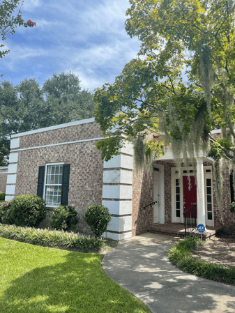 Images Tiffany Deaton, DMD