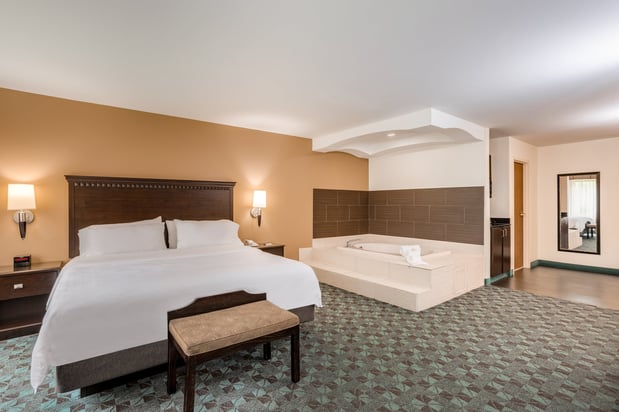 Images Holiday Inn Express & Suites Canton by IHG