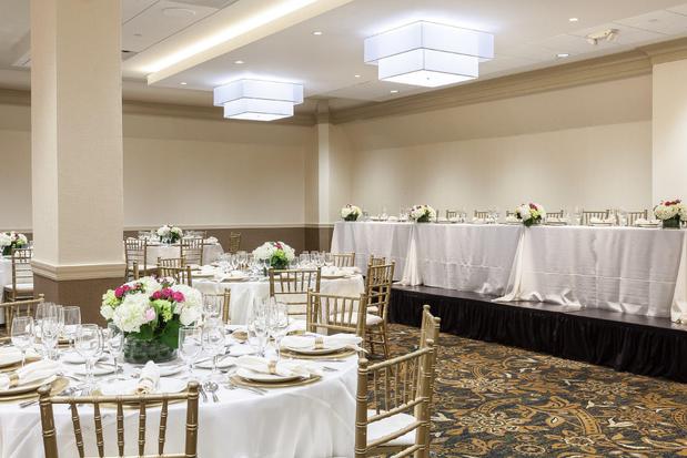 Images Holiday Inn Chicago North-Evanston by IHG