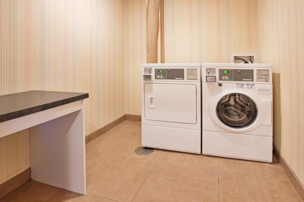 Images Holiday Inn Express & Suites Lincoln Airport by IHG