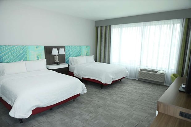 Images Hampton Inn & Suites by Hilton Burlington