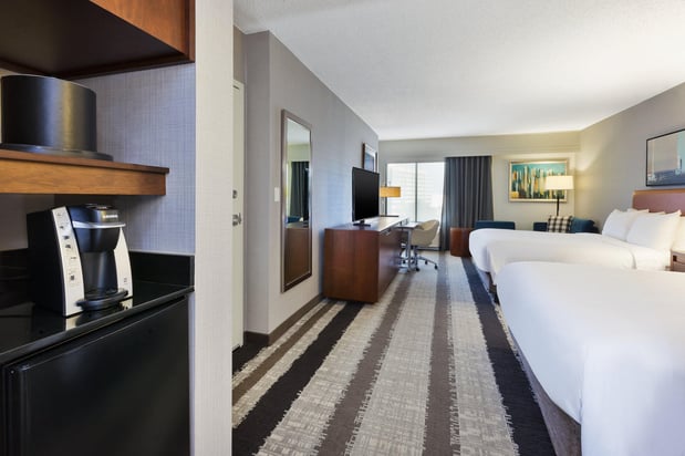 Images Crowne Plaza Dulles Airport by IHG