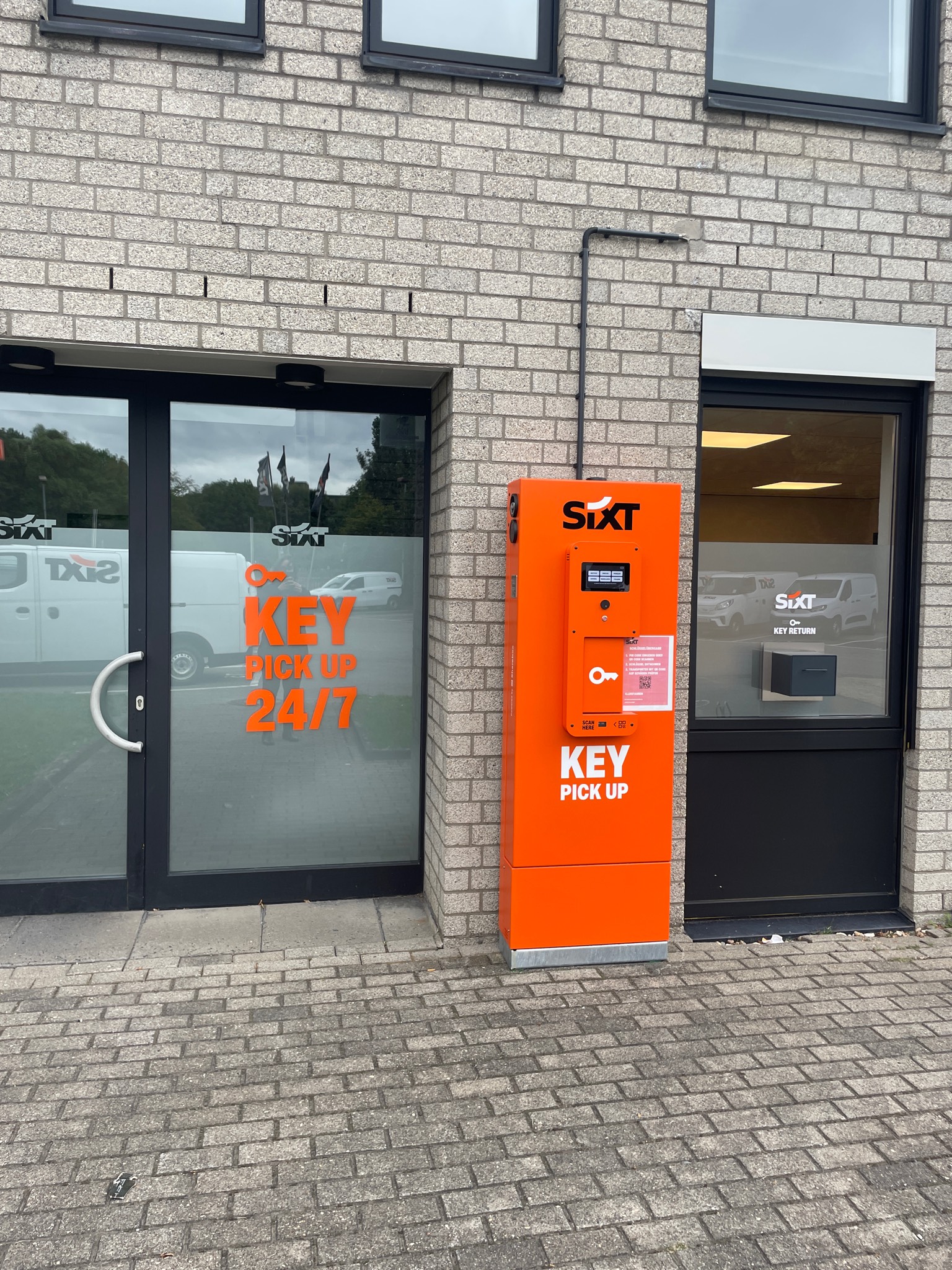 SIXT Truck Center Düsseldorf, Tilde-Klose-Weg 2-4 in Düsseldorf