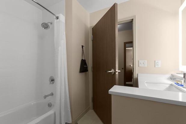 Images Holiday Inn Express & Suites Fayetteville South by IHG
