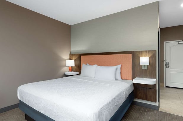 Images Hampton Inn & Suites Harrisburg/North