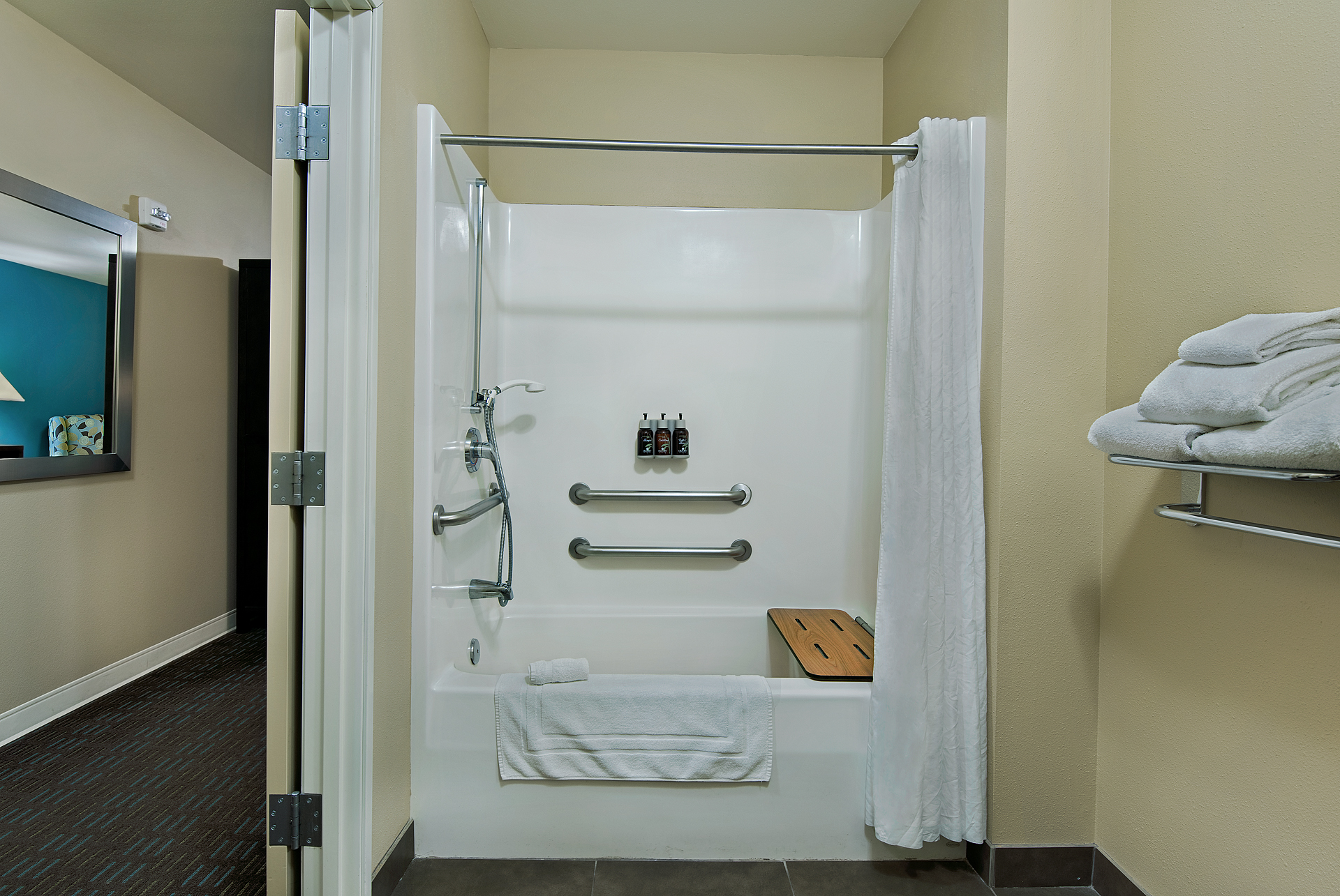 Oxford Suites Silverdale Image