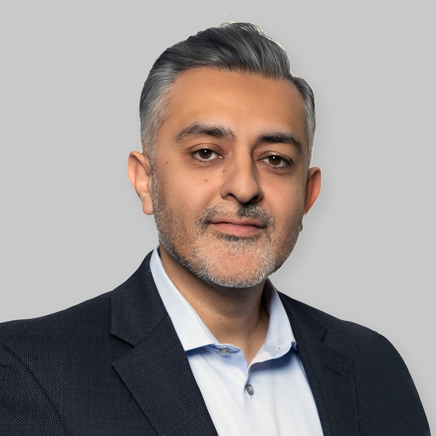 Headshot of Sulaiman Mayel, a wealth advisor at Chase