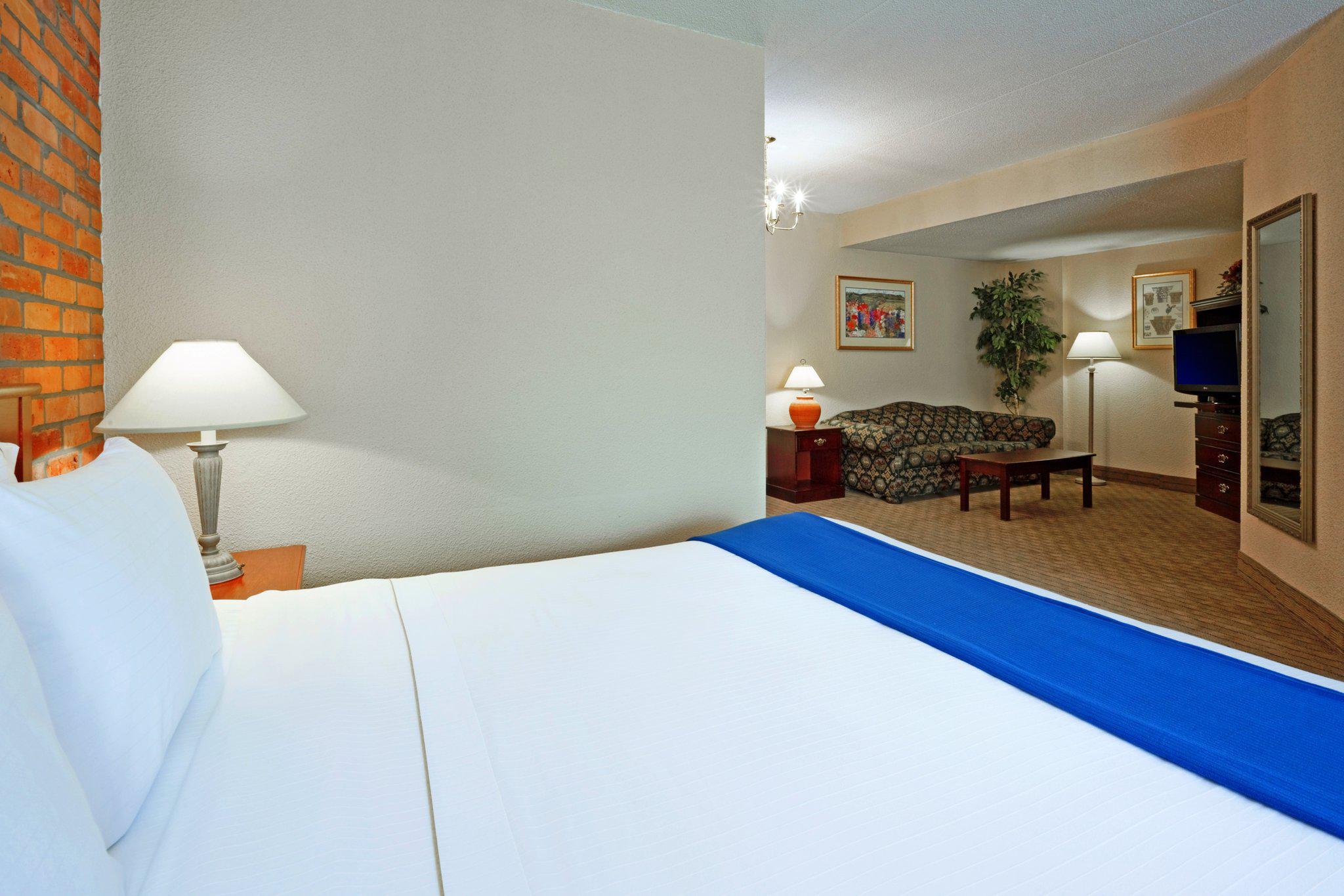 Holiday Inn Express Toronto East - Scarborough, an IHG Hotel in Scarborough