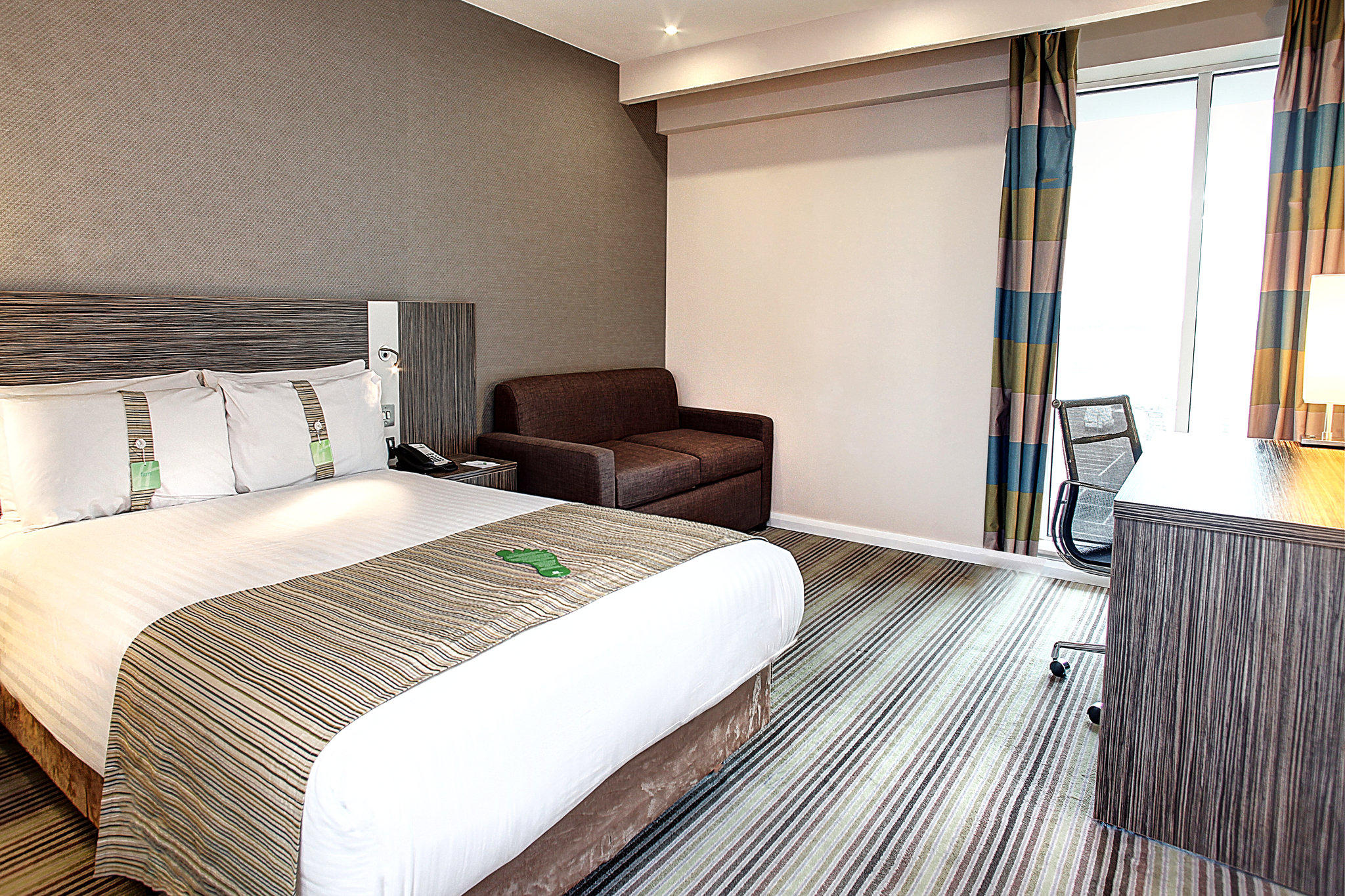 Images Holiday Inn Southend, an IHG Hotel